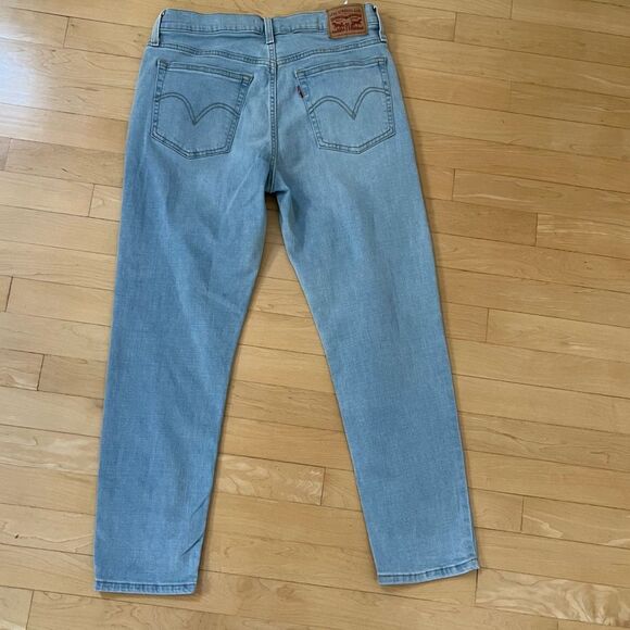 Levi’s Mid Rise Boyfriend Jeans in Light Wash 29 - Picture 10 of 15
